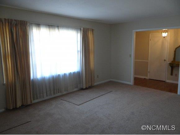 7 Holly Hill Court - Photo 3