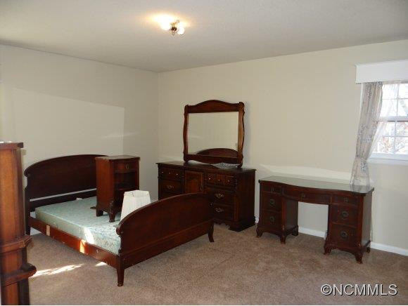7 Holly Hill Court - Photo 4