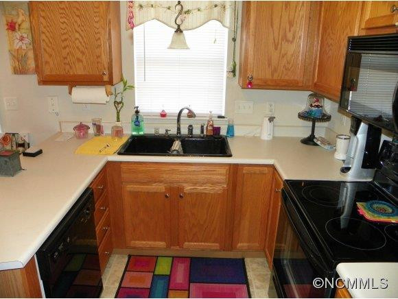 379 Wiltshire Circle - Photo 16