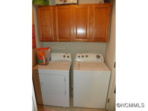 379 Wiltshire Circle - Photo 17