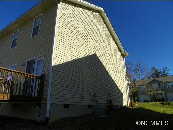 379 Wiltshire Circle - Photo 3