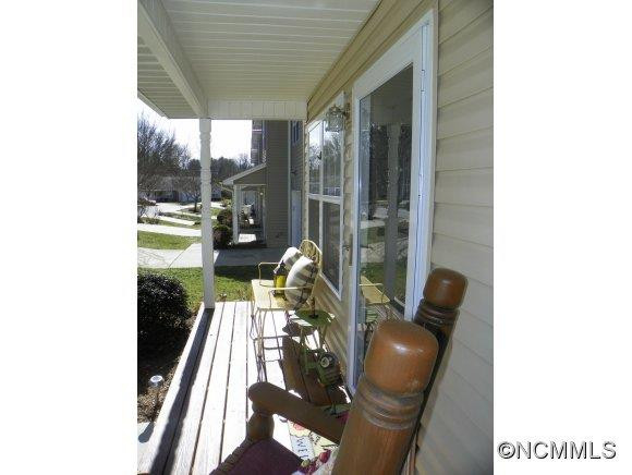 379 Wiltshire Circle - Photo 6