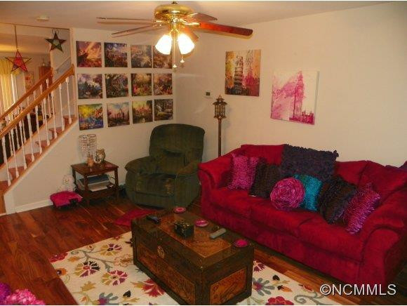 379 Wiltshire Circle - Photo 8