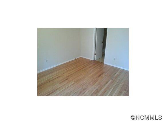 - Photo 4