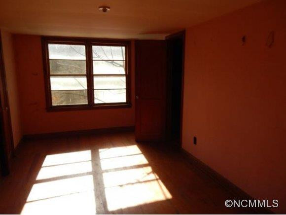 16 BRENDELL ROAD - Photo 4