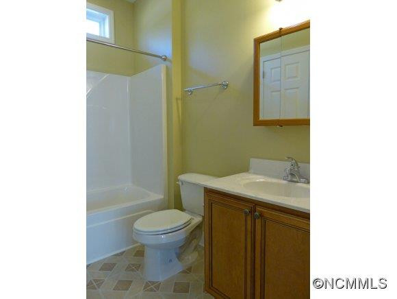 213 East College Street - Photo 10