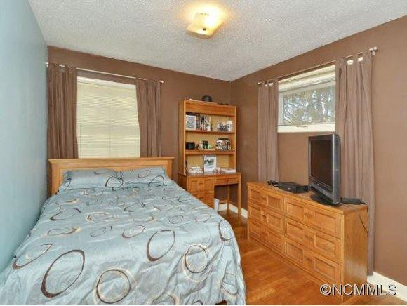 504 BROOKLYN AVE - Photo 7