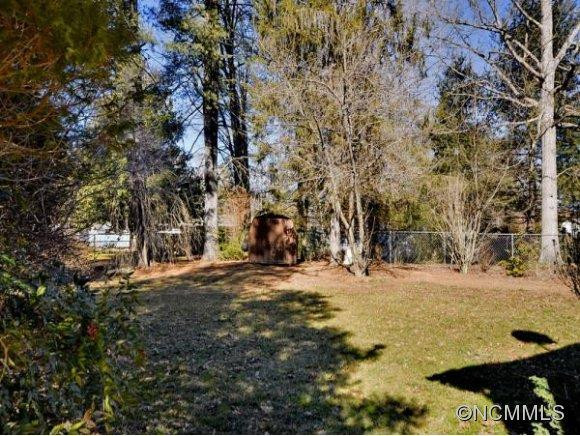 504 BROOKLYN AVE - Photo 10