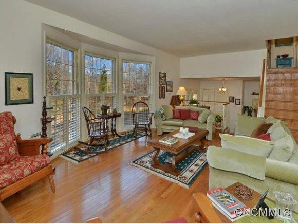 7 Mayfair Drive - Photo 3