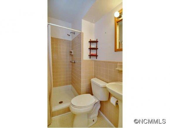 7 Mayfair Drive - Photo 8