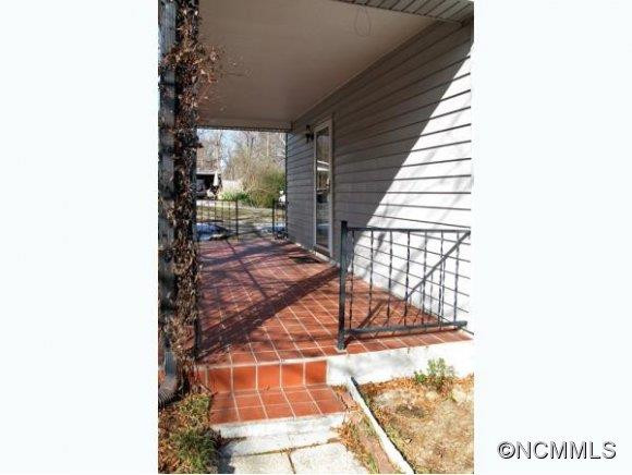 109 LE-AN HURST RD - Photo 2
