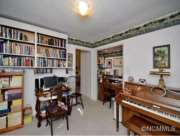 6 FERENVILLA DRIVE - Photo 12