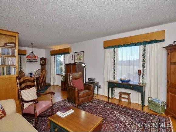 6 FERENVILLA DRIVE - Photo 5