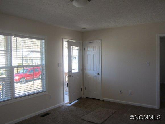 54 W Newberry - Photo 4