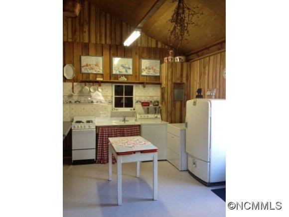 11611 Montford Cove Road - Photo 11