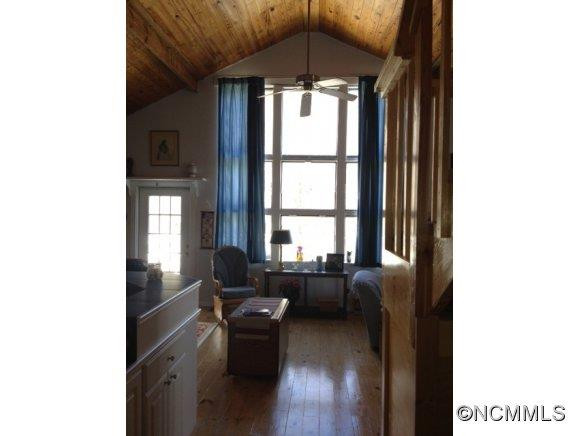 11611 Montford Cove Road - Photo 5