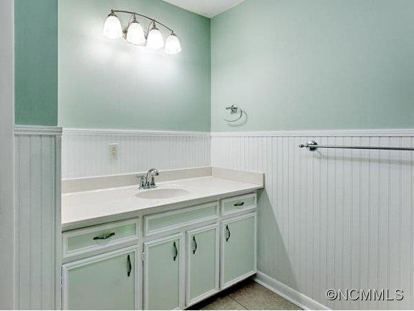 16 OAKBROOK RD - Photo 12