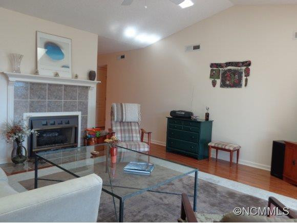 402 Woodlea - Photo 3