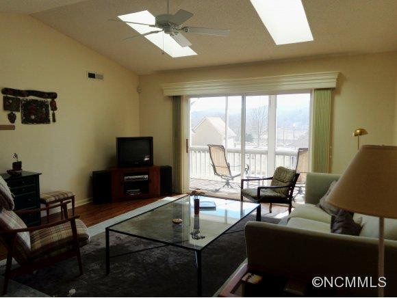 402 Woodlea - Photo 4