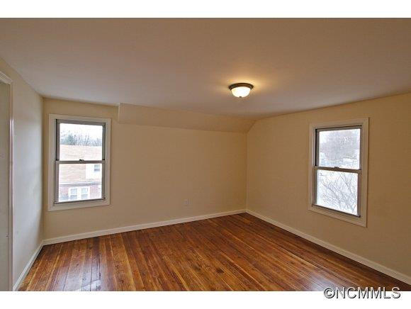 174 Academy - Photo 12