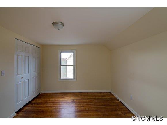 174 Academy - Photo 13