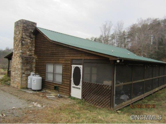 538 Pinecove Rd - Photo 2