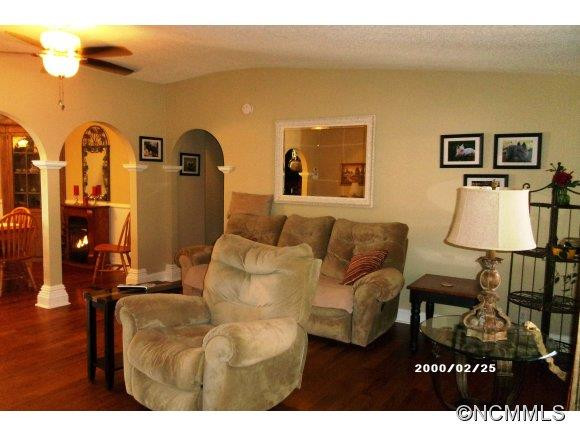 899 Aiken Rd - Photo 3