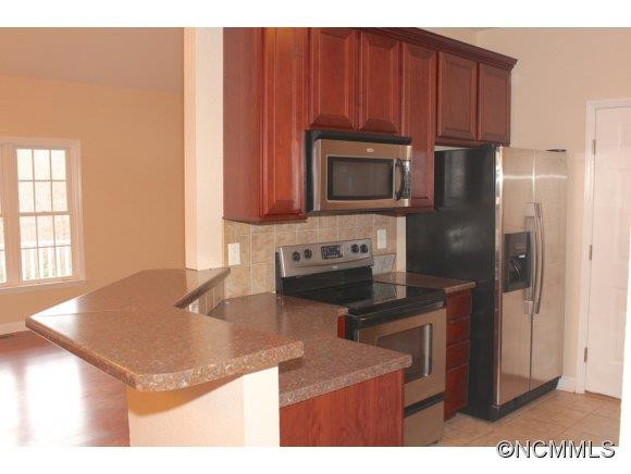 182 Hutchins Drive - Photo 2