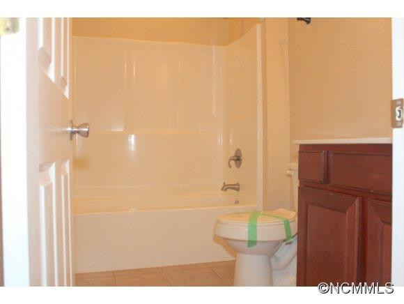 182 Hutchins Drive - Photo 10