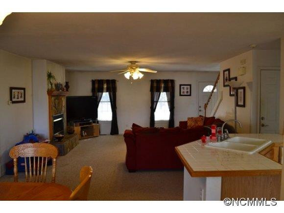43 Golden Lane - Photo 8