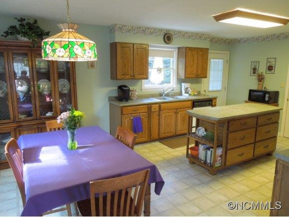 20 Ridgeway Drive - Photo 3