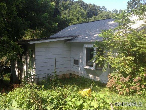 474 Lakey Gap Rd - Photo 2