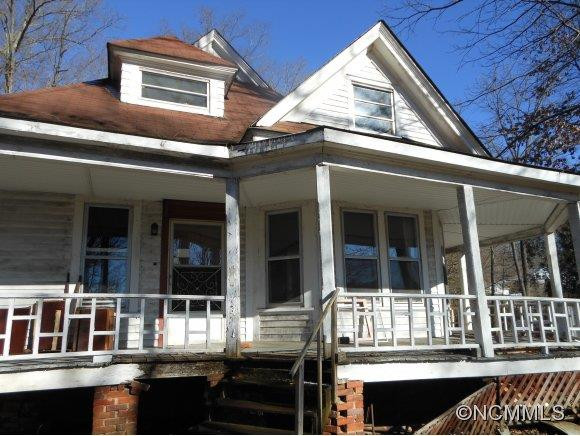 82 Hamer Avenue
