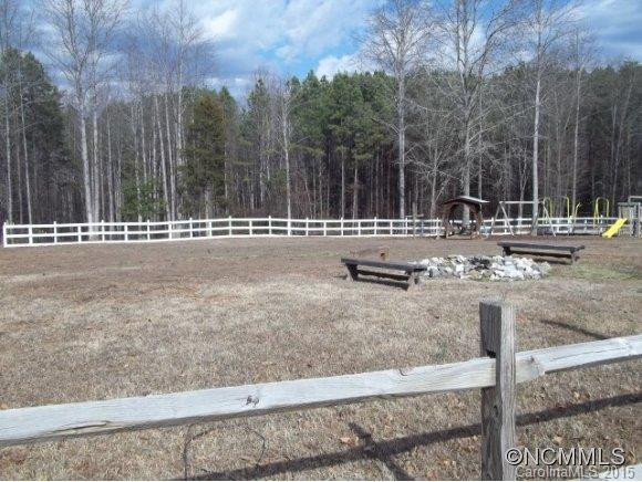 210 Phillips Drive - Photo 2