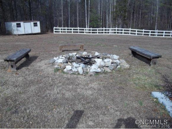 210 Phillips Drive - Photo 3