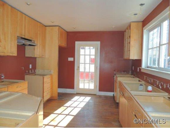 1 ENKA PINE STREET - Photo 4