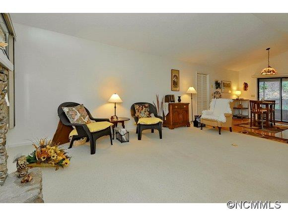 320 Colony Lane - Photo 5