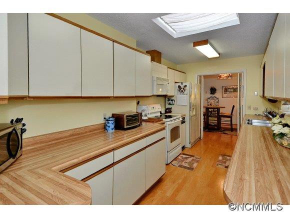 320 Colony Lane - Photo 8