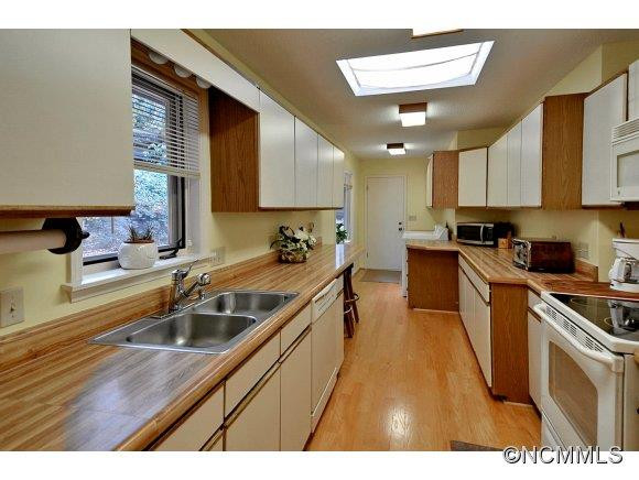 320 Colony Lane - Photo 9