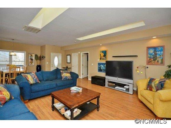 145 Sugar Maple Heights - Photo 3
