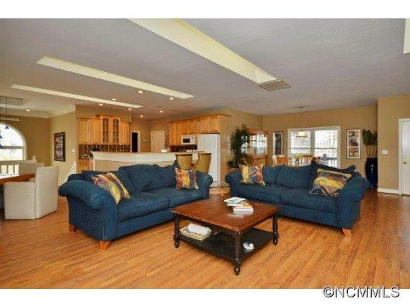 145 Sugar Maple Heights - Photo 4