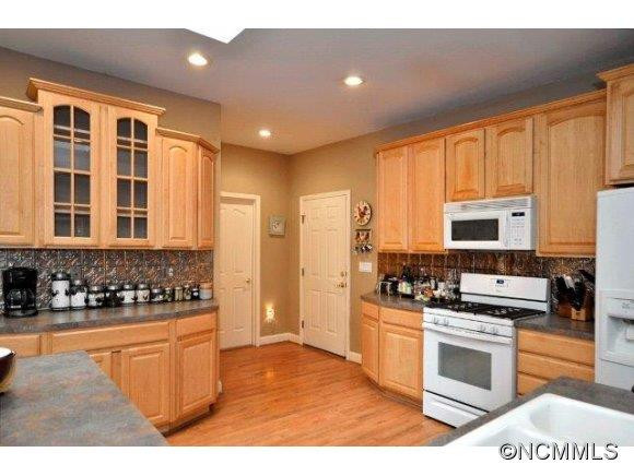 145 Sugar Maple Heights - Photo 8