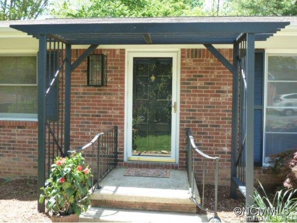 20 Meadowview Road - Photo 2