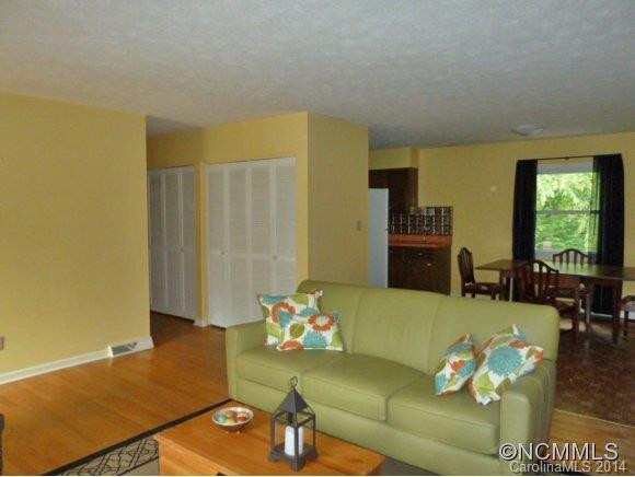 20 Meadowview Road - Photo 4