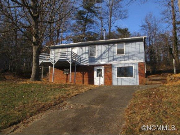 12 EAST CREST