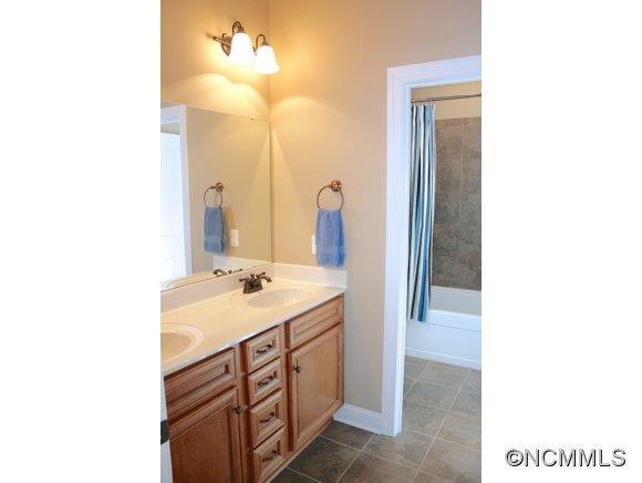 241 Hunters Trace - Photo 17