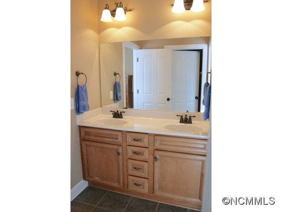241 Hunters Trace - Photo 19