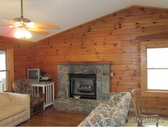 2447 Love Joy Road - Photo 3