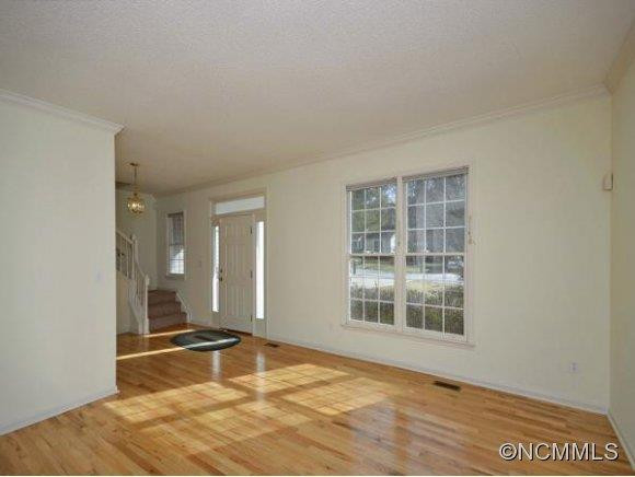 210 WINDSOR FOREST CR - Photo 2