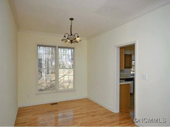 210 WINDSOR FOREST CR - Photo 3